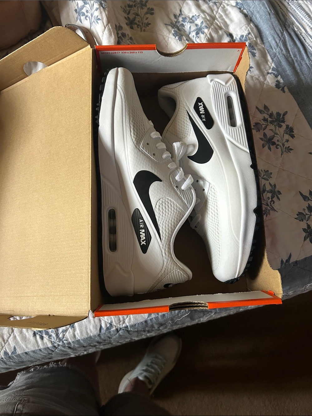 Nike White and Black air max tennis shoes size 11 men
